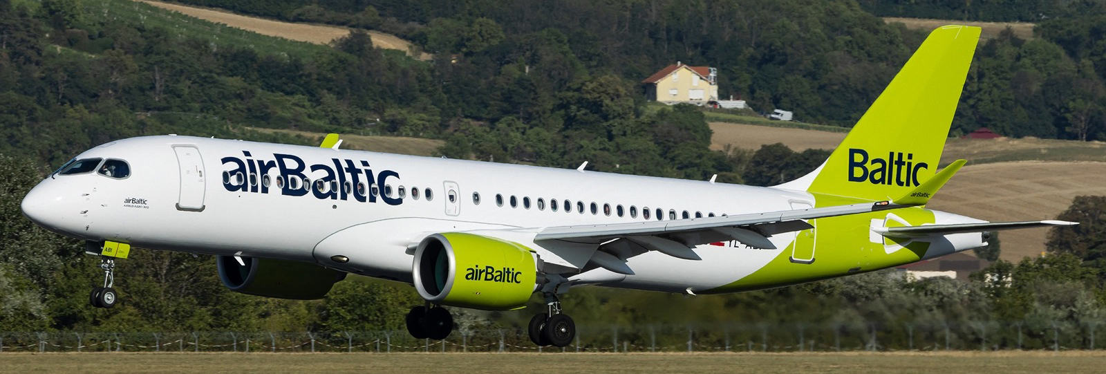 Airbus A220-300